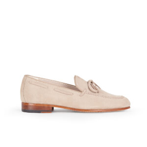 Mocasines ante hombre color beige alpaca claro con antifaz tradicional